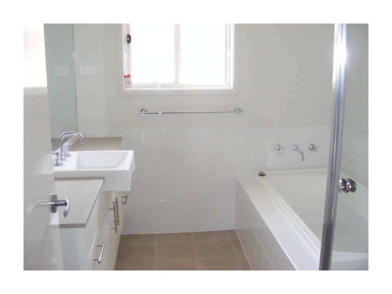 11 McAlroy Place, Goulburn NSW 2580