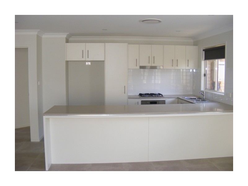 11 McAlroy Place, Goulburn NSW 2580