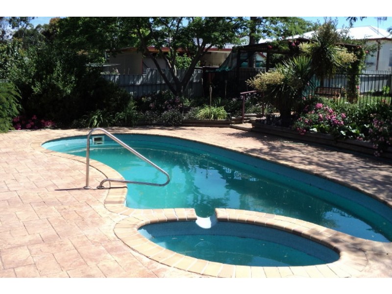 13 Emmerson Street, Goulburn NSW 2580