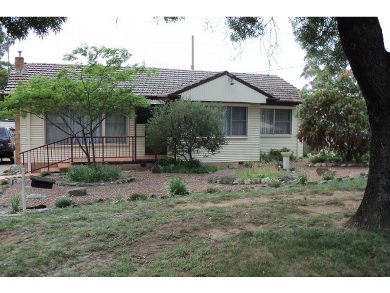 13 Emmerson Street, Goulburn NSW 2580