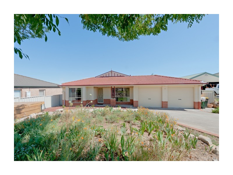 2 Joanna Place, Goulburn NSW 2580