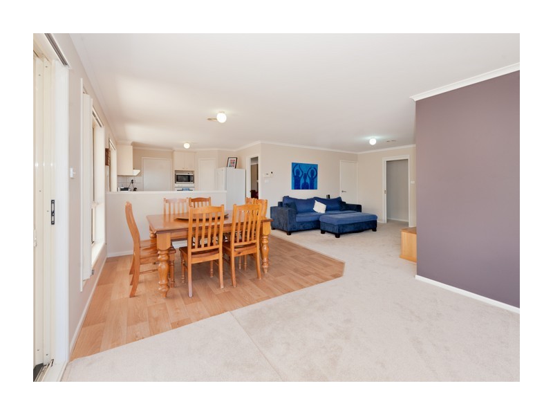 2 Joanna Place, Goulburn NSW 2580