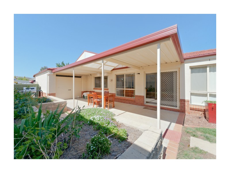 2 Joanna Place, Goulburn NSW 2580