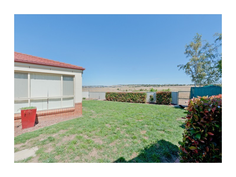 2 Joanna Place, Goulburn NSW 2580