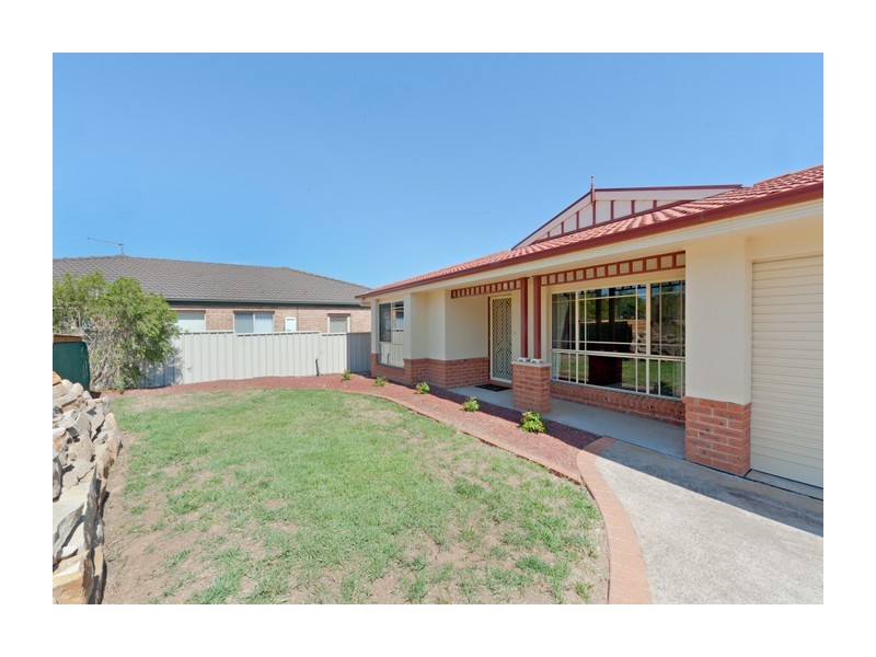 2 Joanna Place, Goulburn NSW 2580