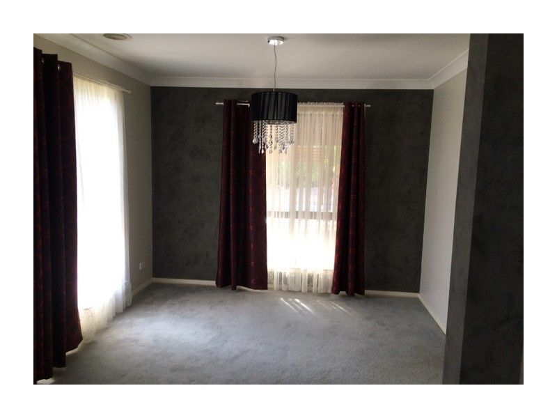 5 Rossi Place, Goulburn NSW 2580