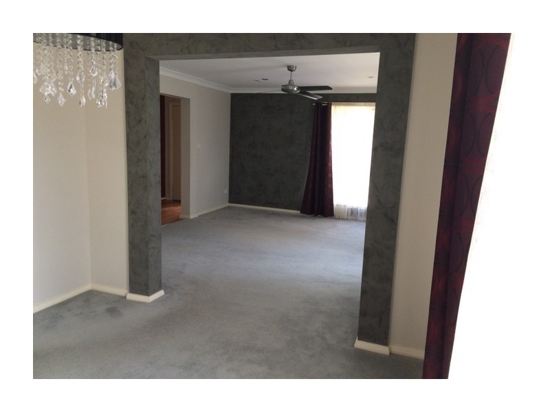 5 Rossi Place, Goulburn NSW 2580