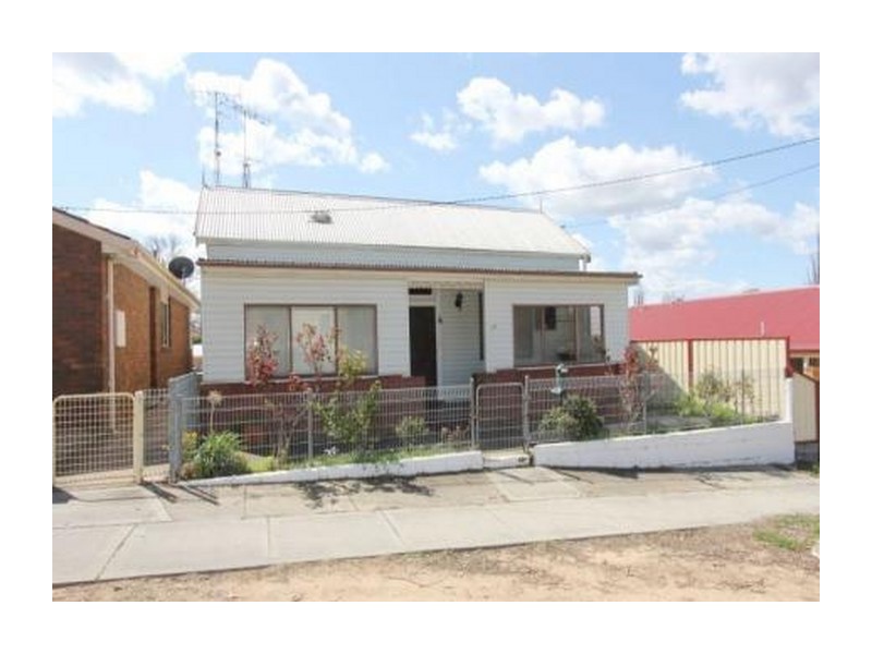27 Addison Street, Goulburn NSW 2580