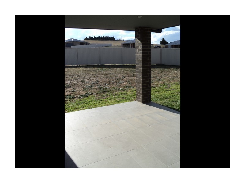 8 Lucas Close, Goulburn NSW 2580