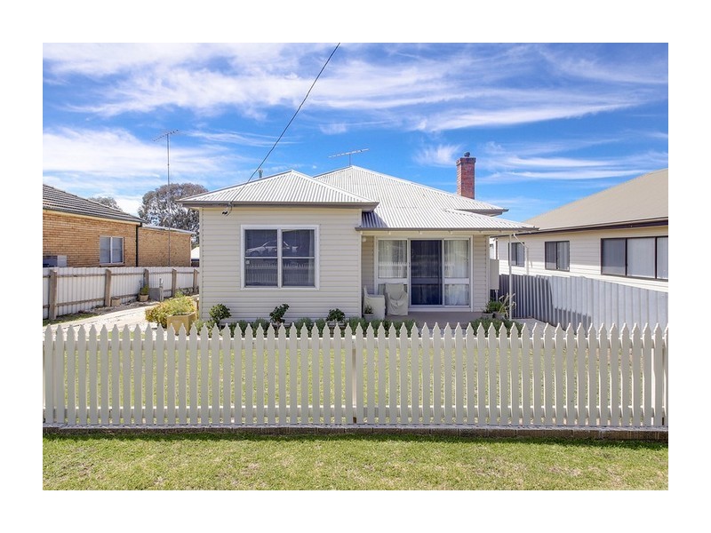 11 Robinson Street, Goulburn NSW 2580