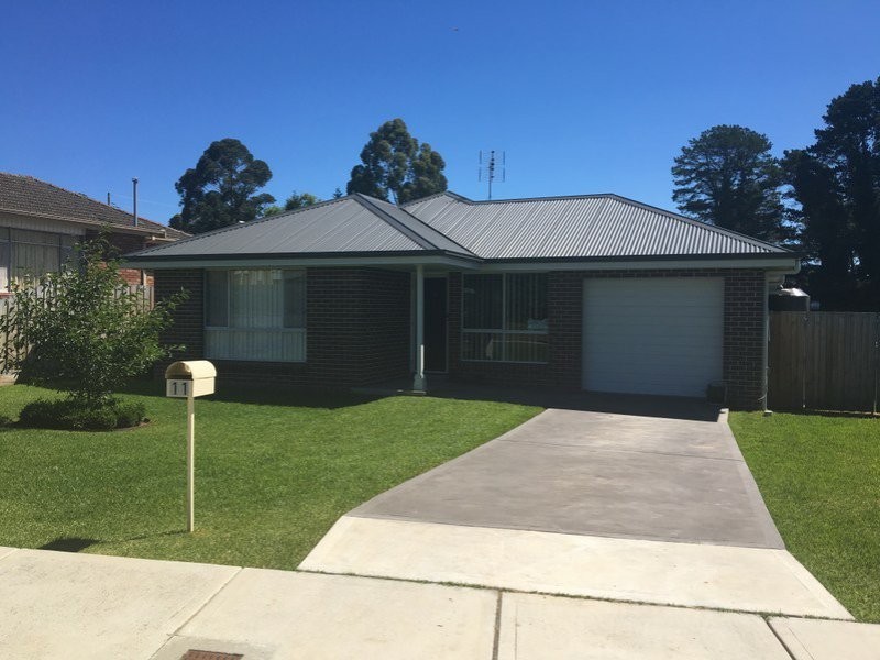 11 Yarrawa Street, Moss Vale NSW 2577