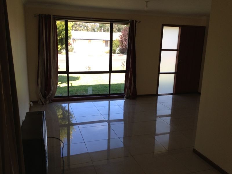 5 Collins Street, Marulan NSW 2579