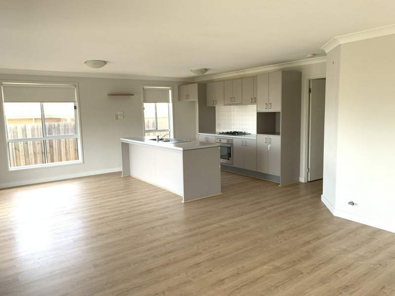 16 Stombuco Place, Goulburn NSW 2580