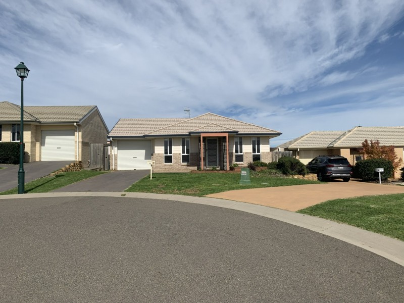 16 Stombuco Place, Goulburn NSW 2580