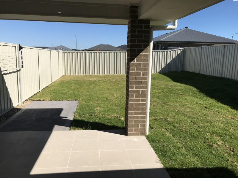 8a Voyager Avenue, Goulburn NSW 2580