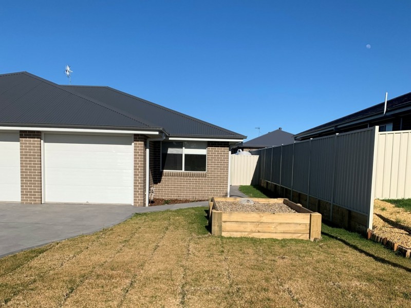 8a Voyager Avenue, Goulburn NSW 2580