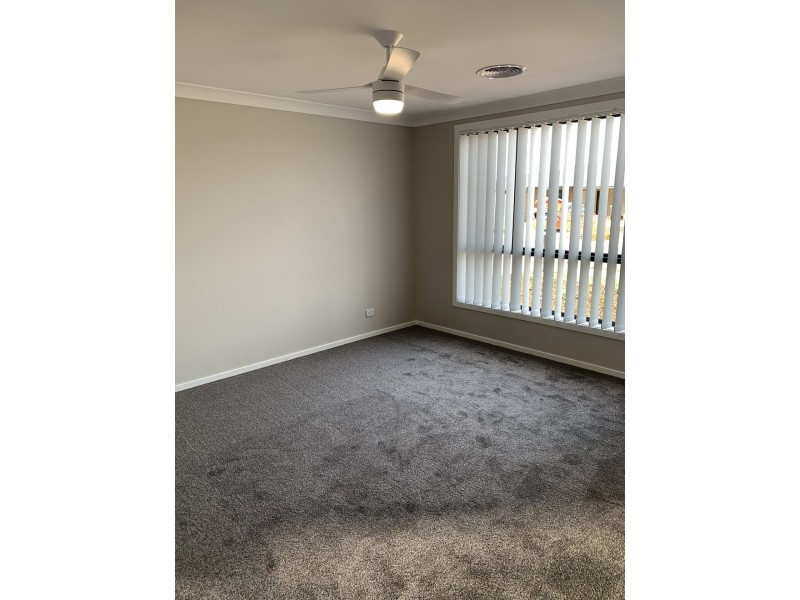 36 Aston Martin Drive, Goulburn NSW 2580