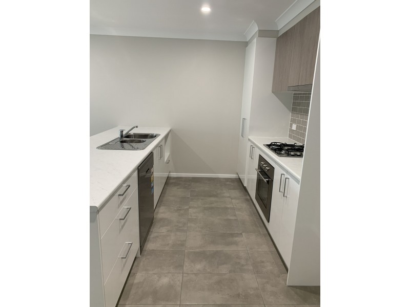 36 Aston Martin Drive, Goulburn NSW 2580