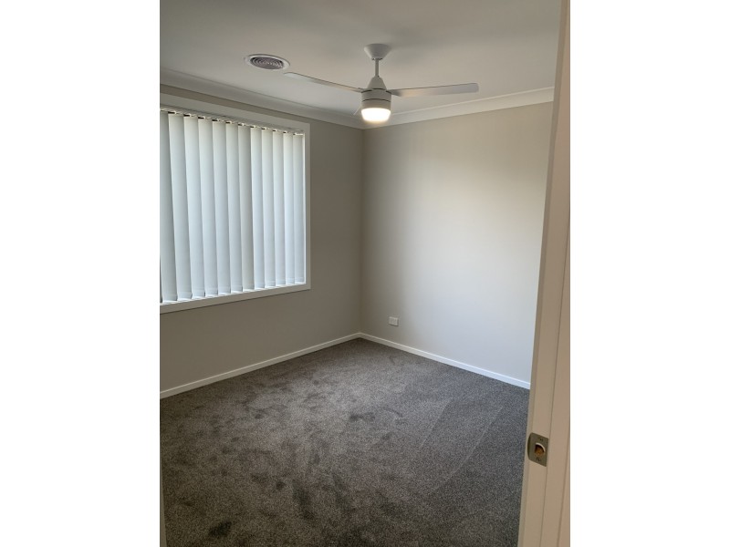 36 Aston Martin Drive, Goulburn NSW 2580