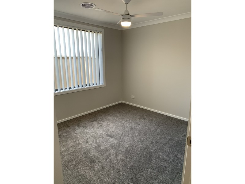 36 Aston Martin Drive, Goulburn NSW 2580