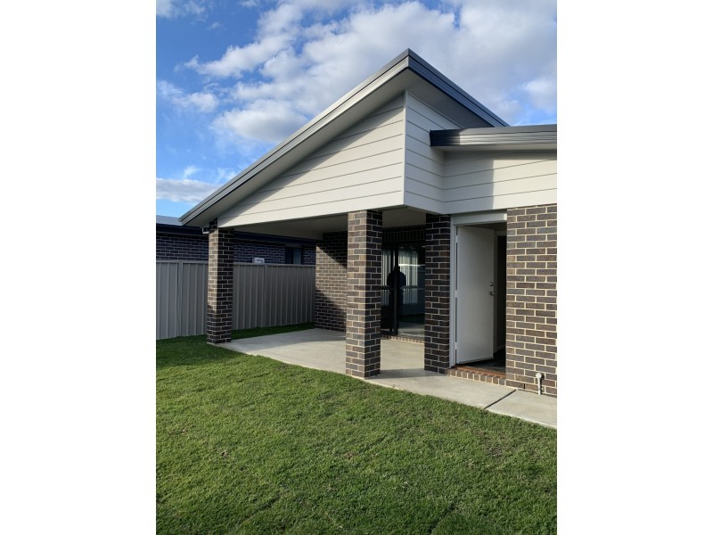 36 Aston Martin Drive, Goulburn NSW 2580