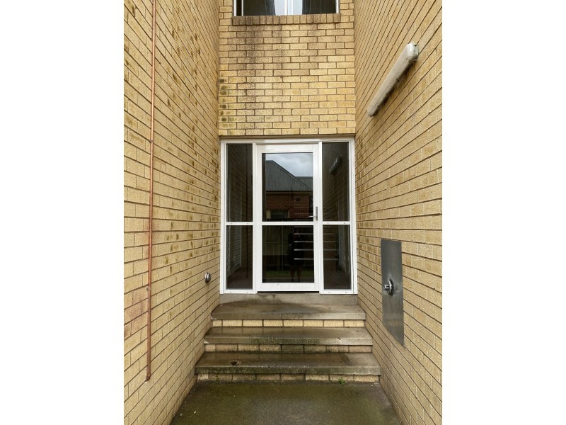 2/212 Cowper Street, Goulburn NSW 2580