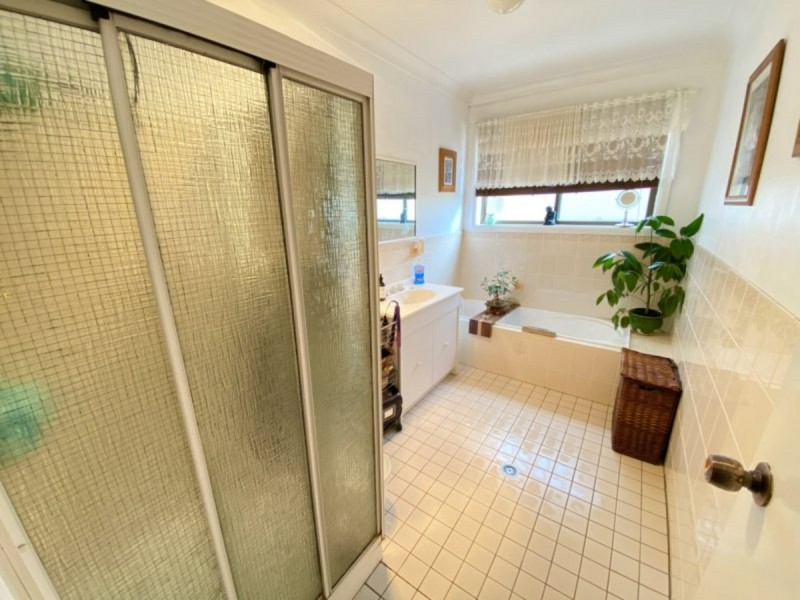 5 Hall Crescent, Crookwell NSW 2583