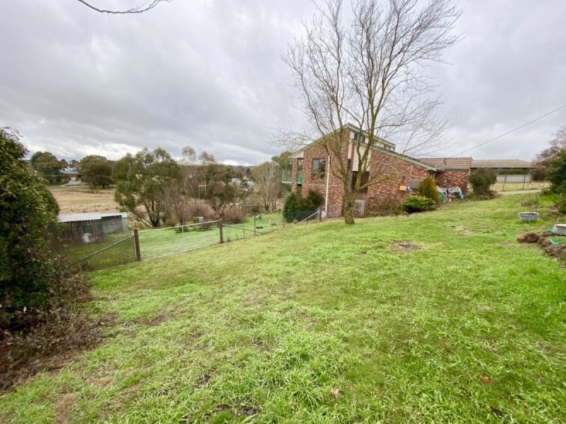 5 Hall Crescent, Crookwell NSW 2583