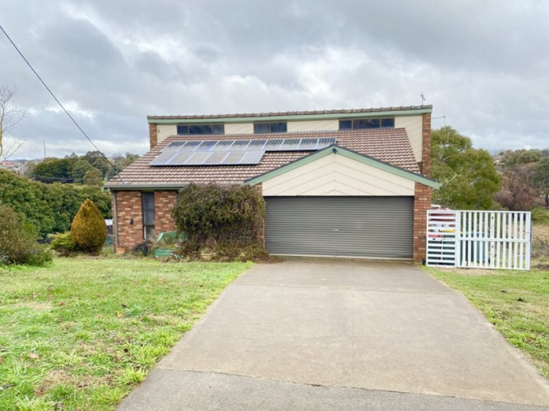 5 Hall Crescent, Crookwell NSW 2583