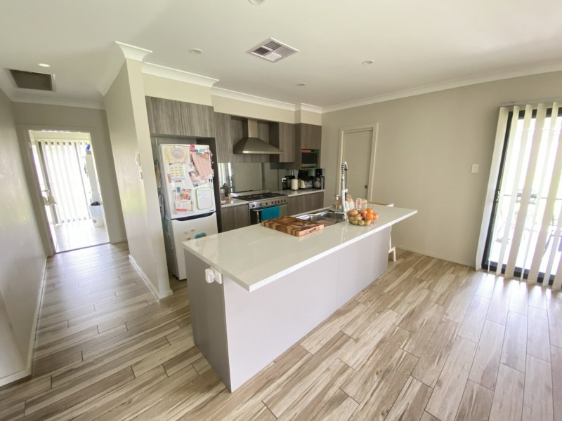 8 Lucas Close, Goulburn NSW 2580