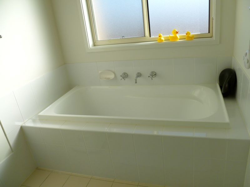 12 Stombuco Place, Goulburn NSW 2580