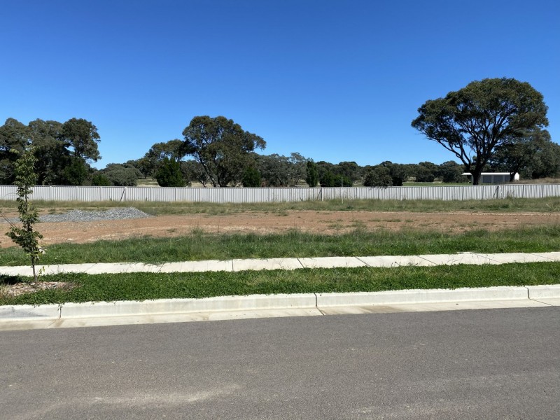 32 Aston Martin Drive, Goulburn NSW 2580