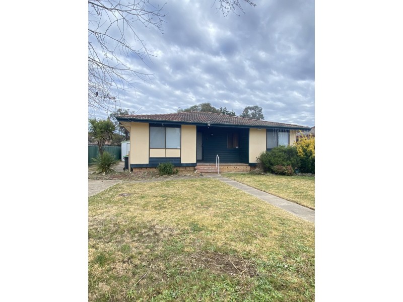 12 Grunsell Crescent, Goulburn NSW 2580