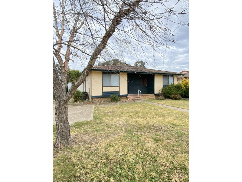12 Grunsell Crescent, Goulburn NSW 2580