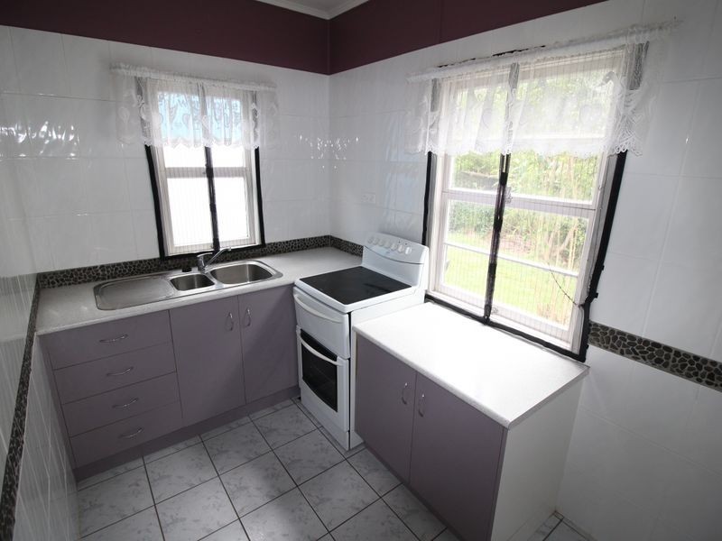 23 Mack Street, Esk QLD 4312