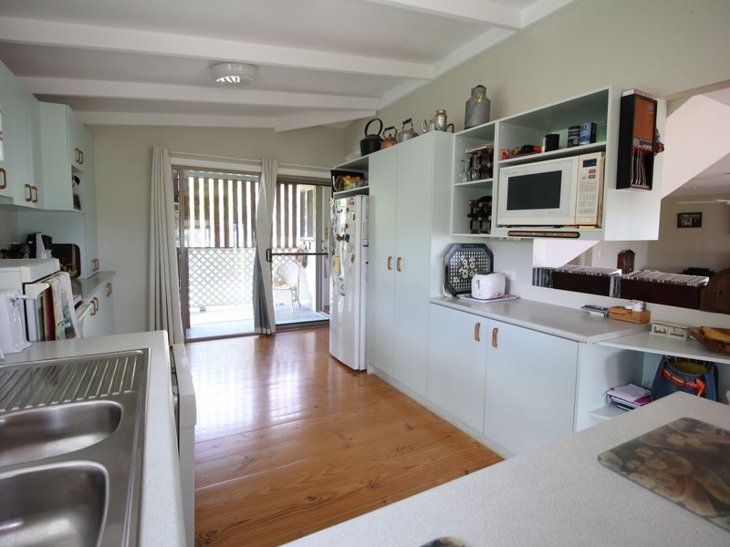 91 Lakeview Drive, Esk QLD 4312