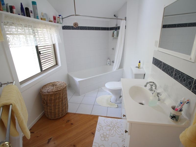 91 Lakeview Drive, Esk QLD 4312