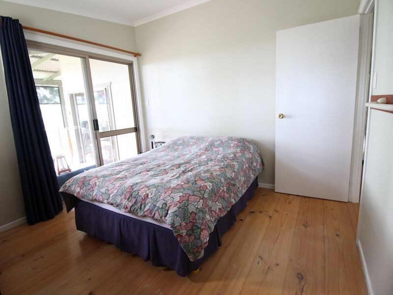 91 Lakeview Drive, Esk QLD 4312