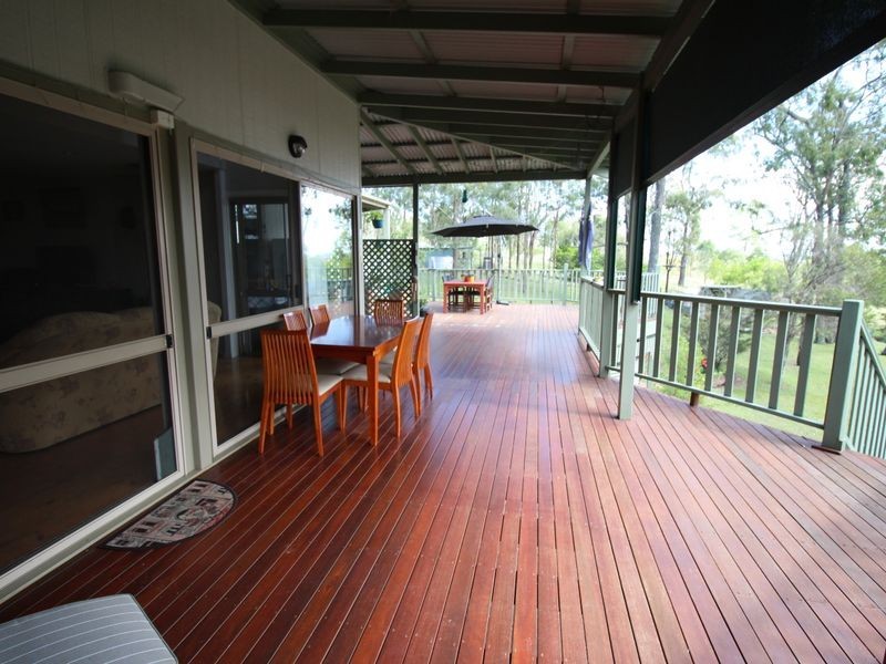 91 Lakeview Drive, Esk QLD 4312