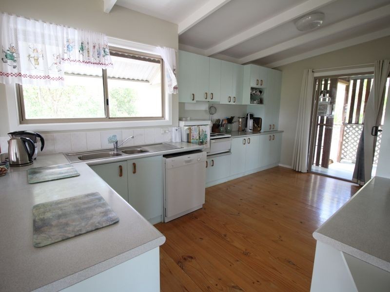 91 Lakeview Drive, Esk QLD 4312