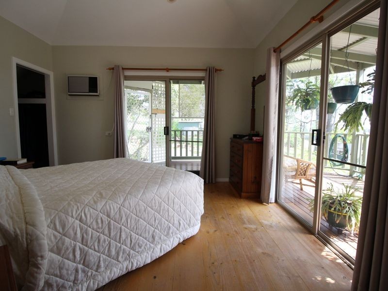91 Lakeview Drive, Esk QLD 4312