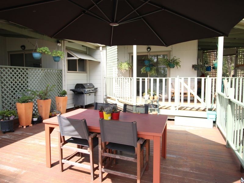 91 Lakeview Drive, Esk QLD 4312