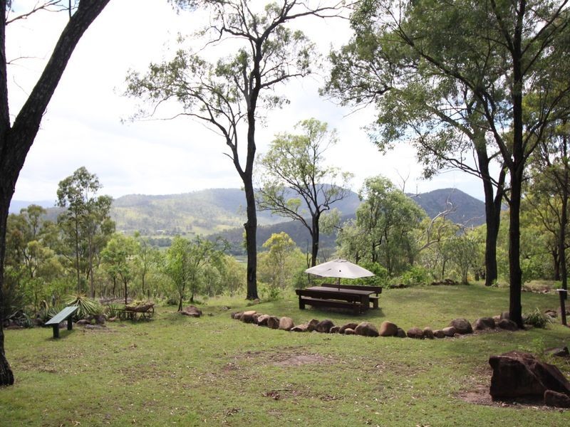 91 Lakeview Drive, Esk QLD 4312