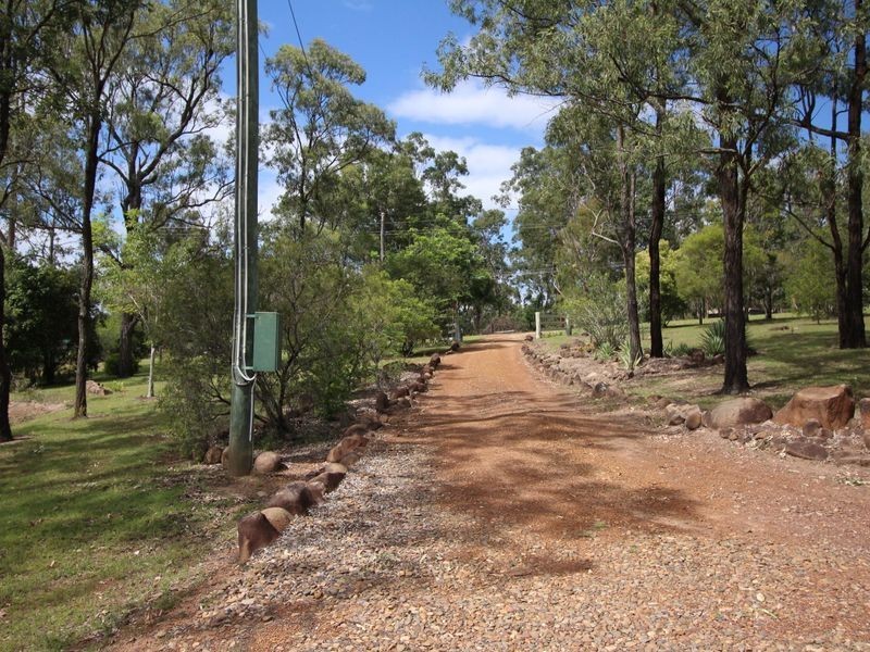 91 Lakeview Drive, Esk QLD 4312
