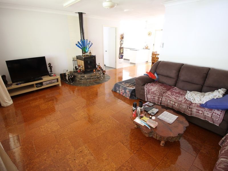 122 Pine Crescent, Esk QLD 4312