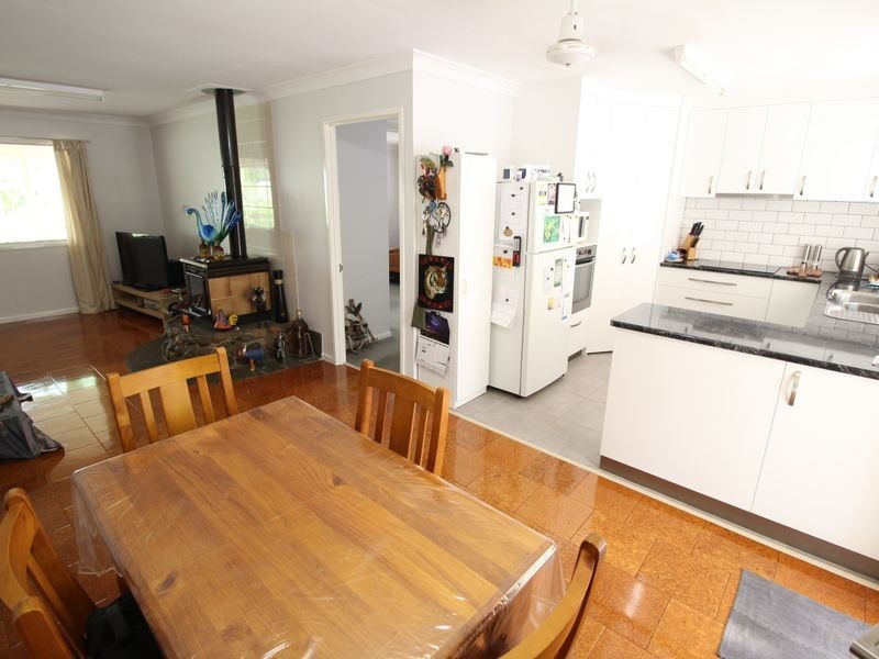 122 Pine Crescent, Esk QLD 4312