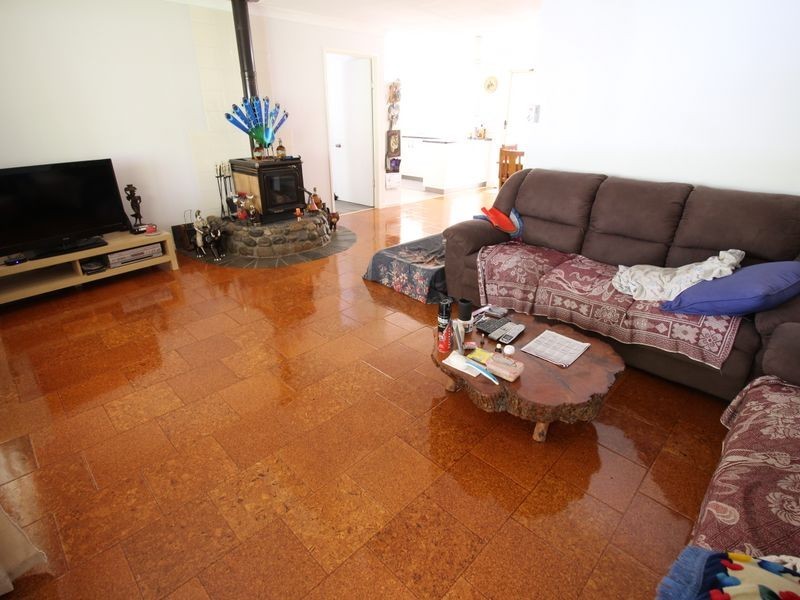 122 Pine Crescent, Esk QLD 4312