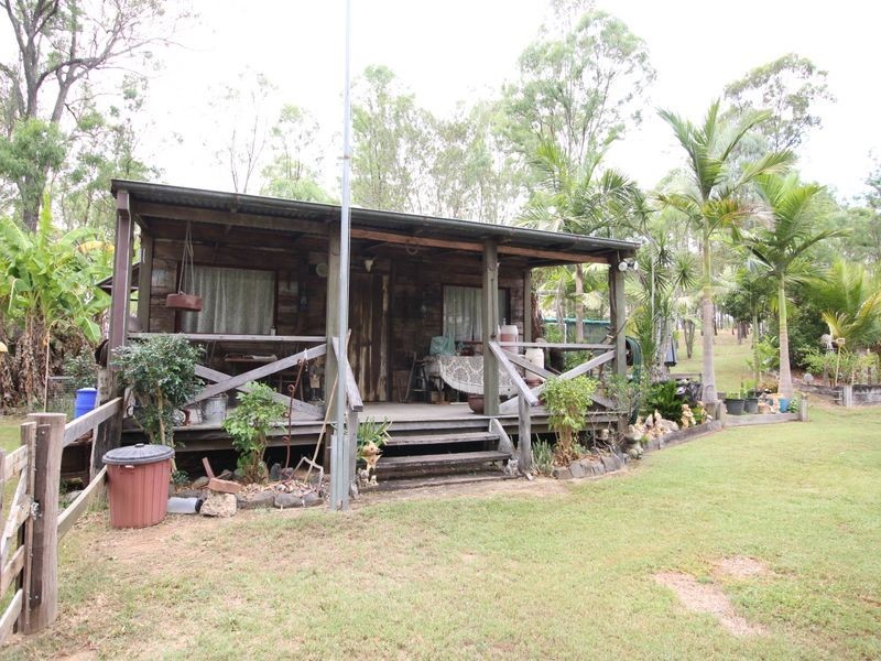 122 Pine Crescent, Esk QLD 4312