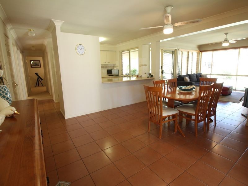 106 Windsor Drive, Mount Hallen QLD 4312