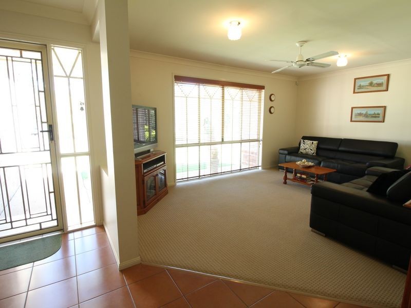 106 Windsor Drive, Mount Hallen QLD 4312